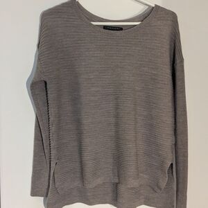 Tahari Women's Sweater in Gray